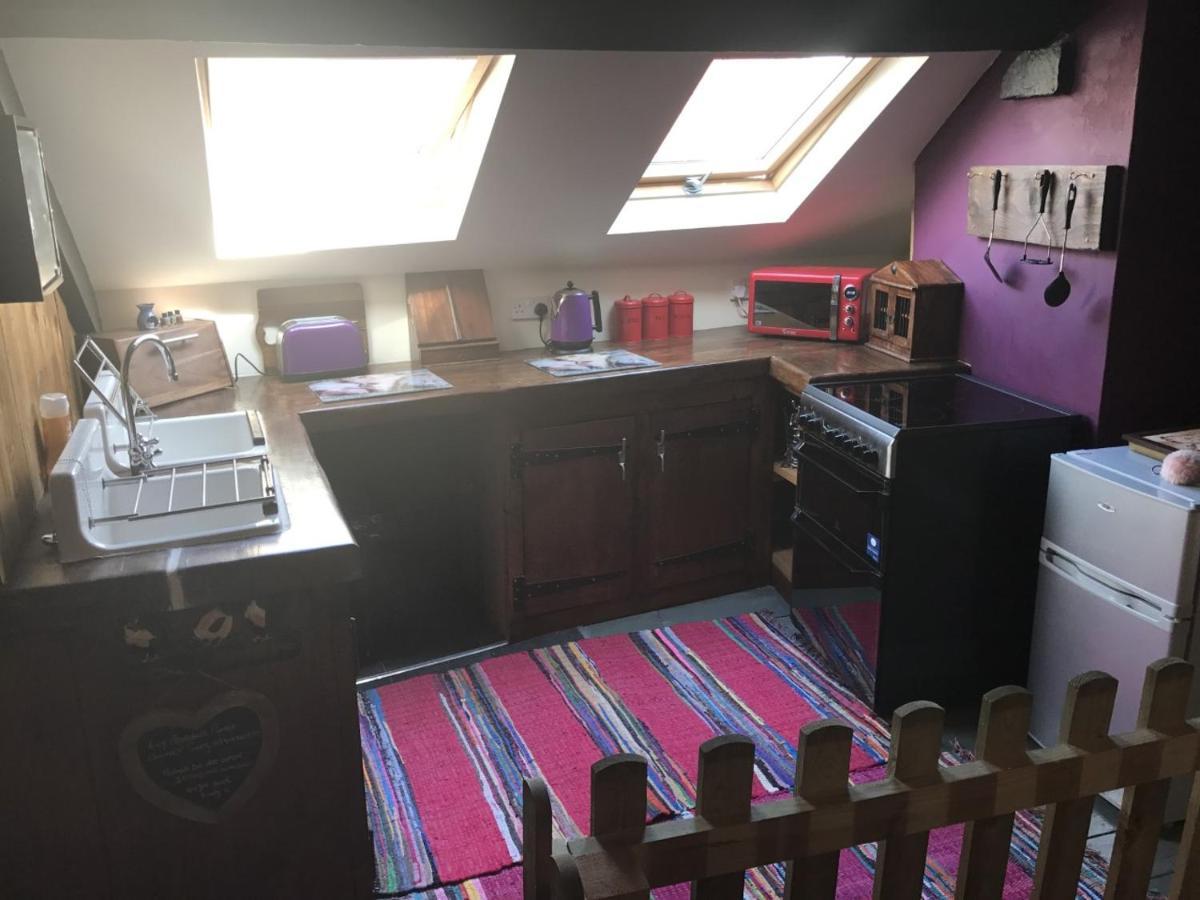 Happy Hippy Apartment สการ์โบโรห์ ภายนอก รูปภาพ